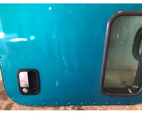 PETERBILT 379 Door Assembly, Front