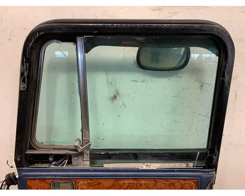 PETERBILT 379 Door Assembly, Front