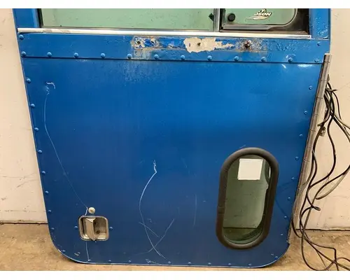 PETERBILT 379 Door Assembly, Front