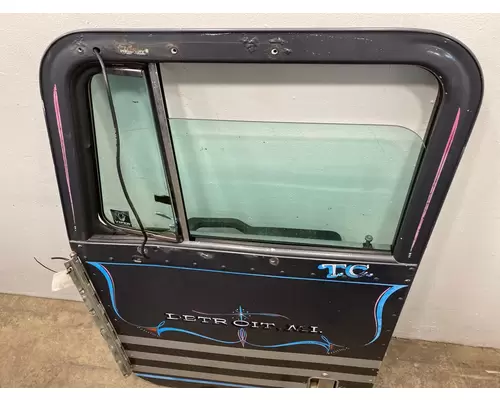 PETERBILT 379 Door Assembly, Front