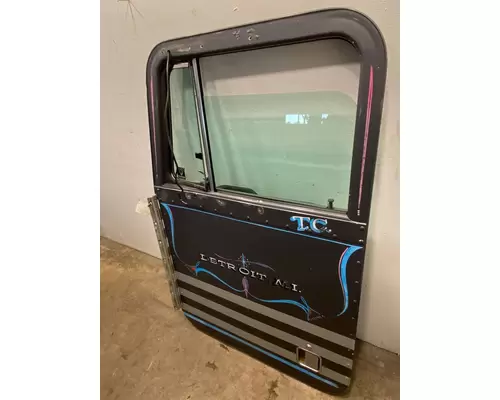 PETERBILT 379 Door Assembly, Front