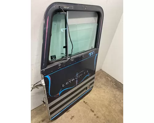 PETERBILT 379 Door Assembly, Front