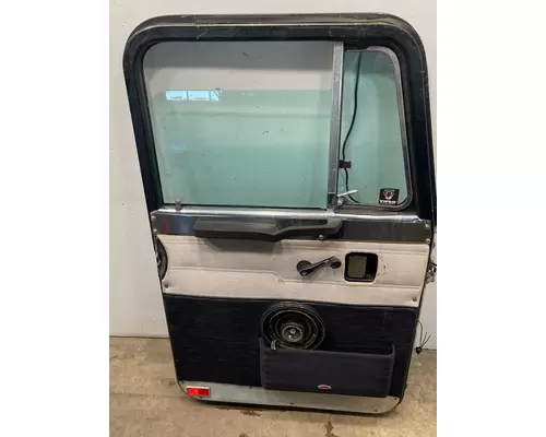 PETERBILT 379 Door Assembly, Front