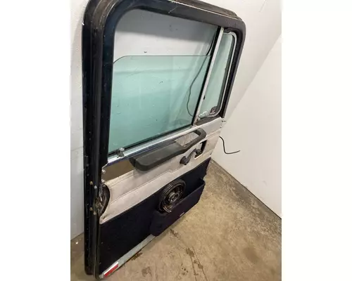 PETERBILT 379 Door Assembly, Front