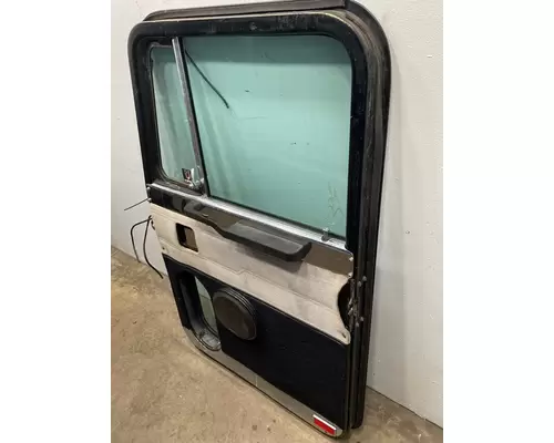 PETERBILT 379 Door Assembly, Front
