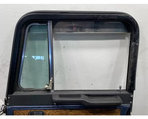 PETERBILT 379 Door Assembly, Front