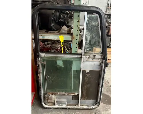 PETERBILT 379 Door Assembly, Front