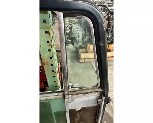 PETERBILT 379 Door Assembly, Front