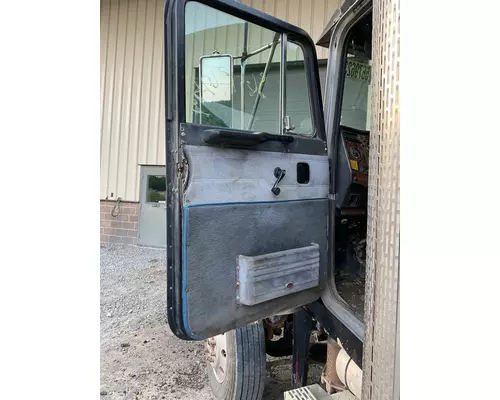 PETERBILT 379 Door Assembly, Front