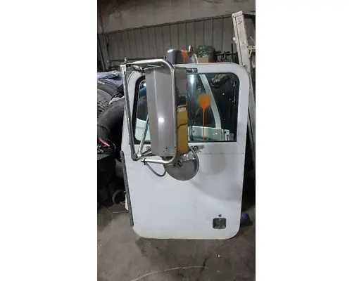 PETERBILT 379 Door Assembly, Front