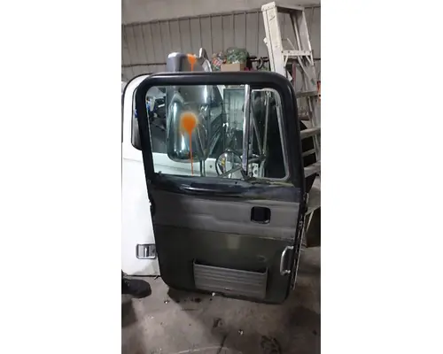 PETERBILT 379 Door Assembly, Front
