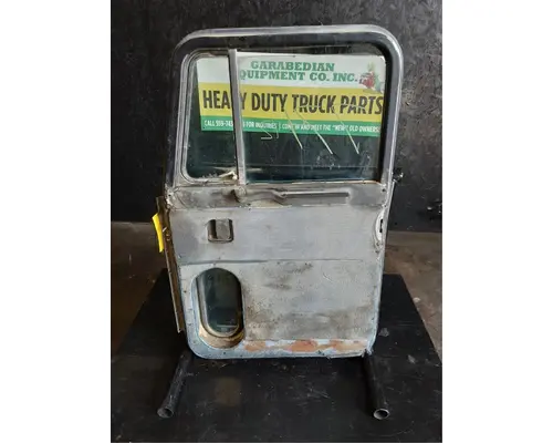 PETERBILT 379 Door Assembly, Front
