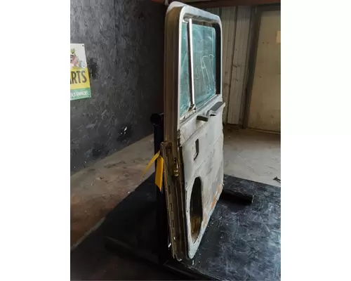 PETERBILT 379 Door Assembly, Front