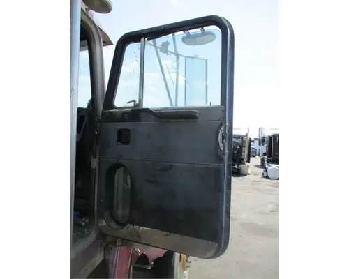 PETERBILT 379 Door Assembly, Front