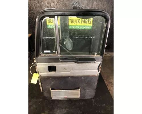 PETERBILT 379 Door Assembly, Front