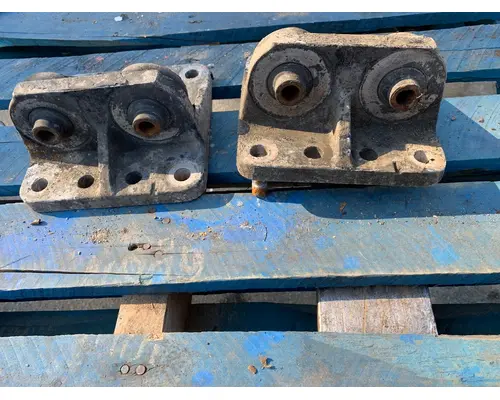 PETERBILT 379 Engine Mounts