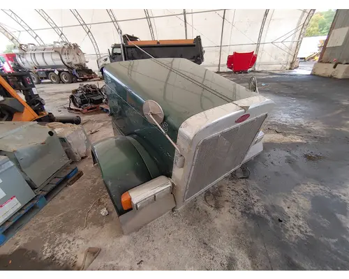 PETERBILT 379 Hood