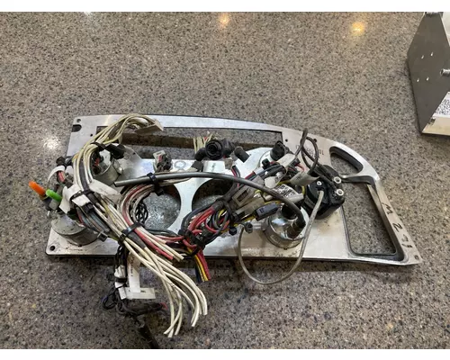 PETERBILT 379 Instrument Cluster