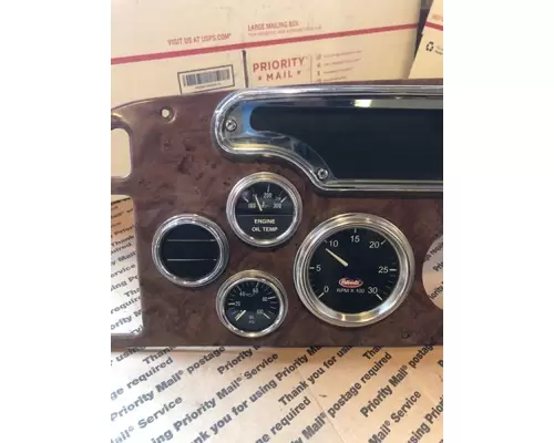 PETERBILT 379 Instrument Cluster