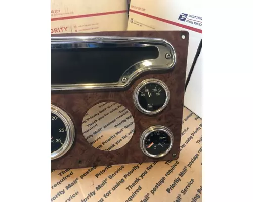 PETERBILT 379 Instrument Cluster