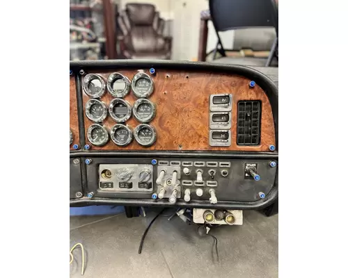 PETERBILT 379 Panel Dash Assembly 