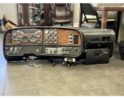 PETERBILT 379 Panel Dash Assembly 