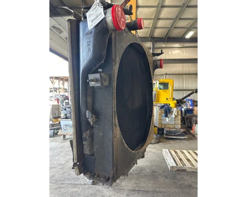 PETERBILT 379 Radiator