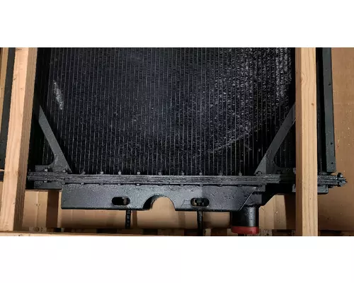 PETERBILT 379 Radiator