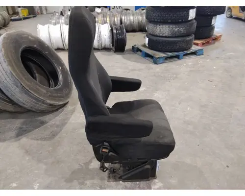 PETERBILT 379 SEAT, FRONT