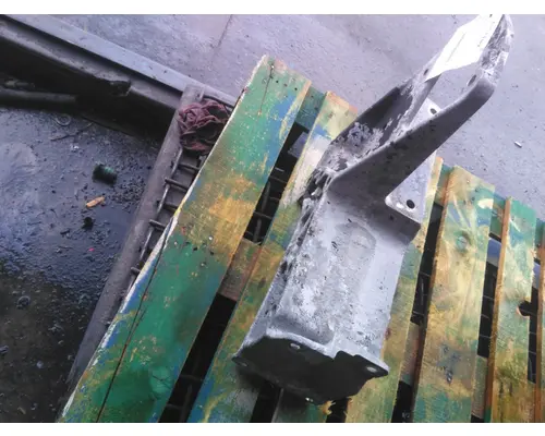 PETERBILT 379 SPRING HANGER