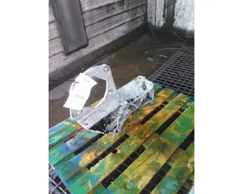 PETERBILT 379 SPRING HANGER