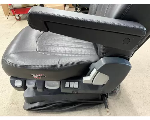 PETERBILT 379 Seat, Front