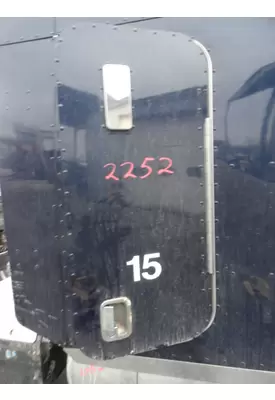 PETERBILT 379 Sleeper Door