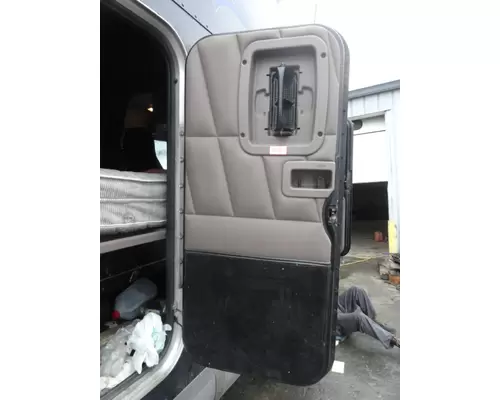 PETERBILT 379 Sleeper Door
