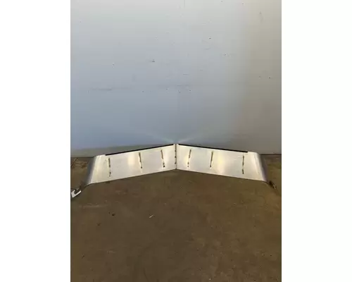 PETERBILT 379 Sun Visor (External)