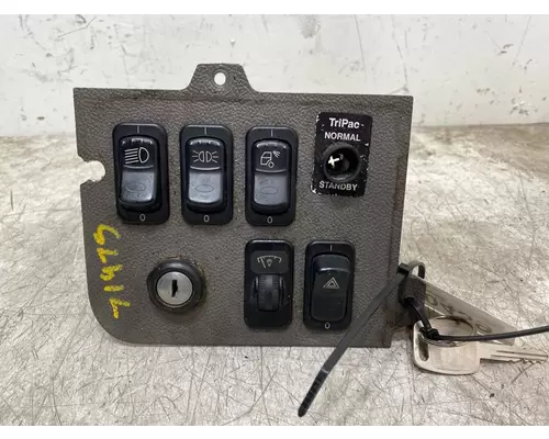 PETERBILT 379 Switch Panel