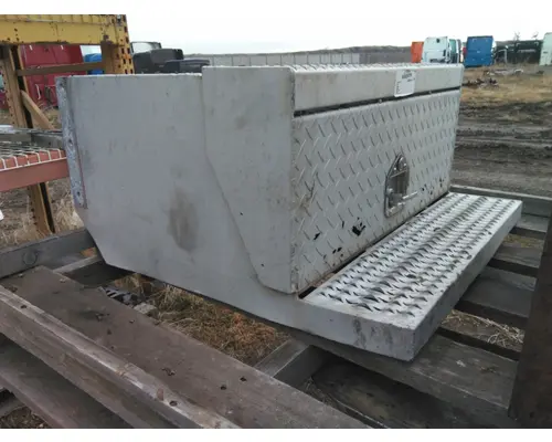 PETERBILT 379 TOOL BOX