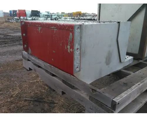 PETERBILT 379 TOOL BOX