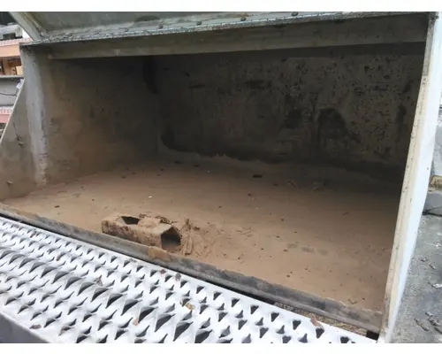 PETERBILT 379 TOOL BOX