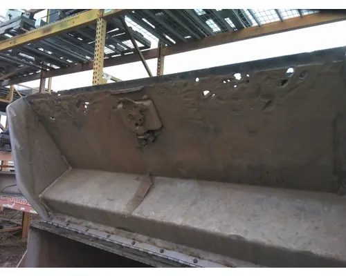 PETERBILT 379 TOOL BOX