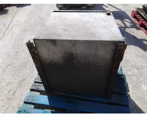 PETERBILT 379 TOOL BOX