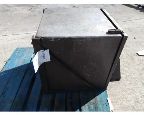 PETERBILT 379 TOOL BOX