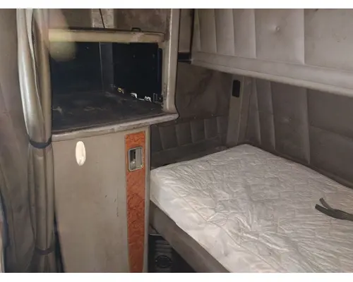 PETERBILT 379 WHOLE TRUCK FOR RESALE