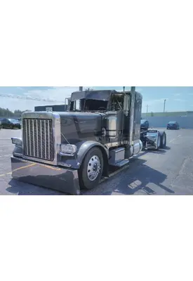 PETERBILT 379 WHOLE TRUCK FOR RESALE