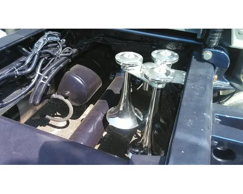 PETERBILT 379 WHOLE TRUCK FOR RESALE