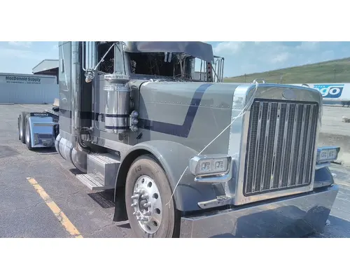 PETERBILT 379 WHOLE TRUCK FOR RESALE