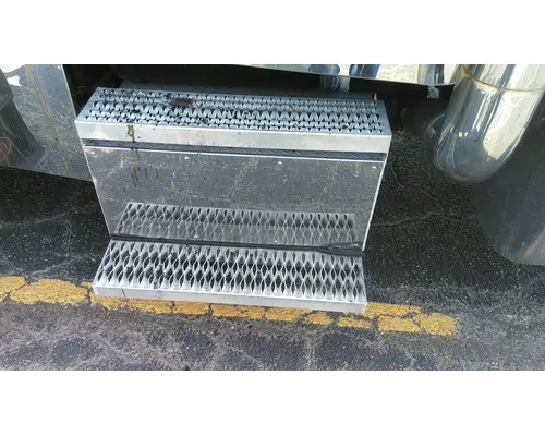 PETERBILT 379 WHOLE TRUCK FOR RESALE