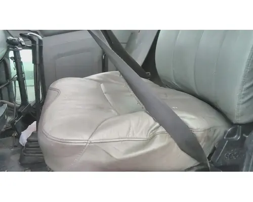 PETERBILT 382 SEAT, FRONT