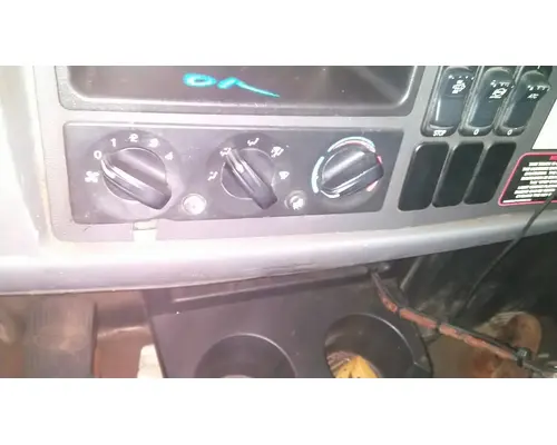 PETERBILT 382 TEMPERATURE CONTROL