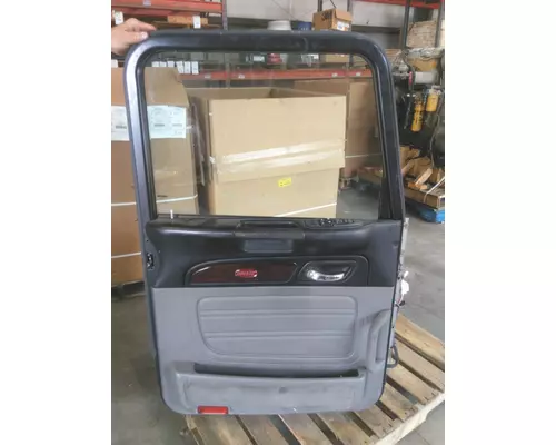 PETERBILT 384 2007-2016 DOOR ASSEMBLY, FRONT